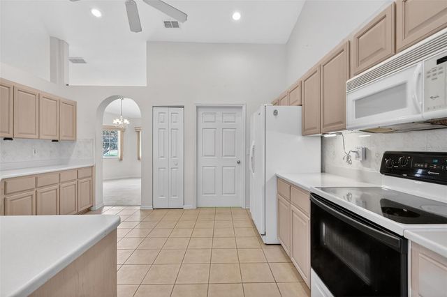 8739 SE 140TH PLACE ROAD, Summerfield, FL 34491