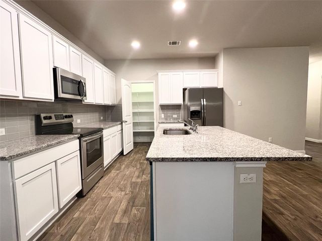 105 Naset DR, Georgetown, TX 78626