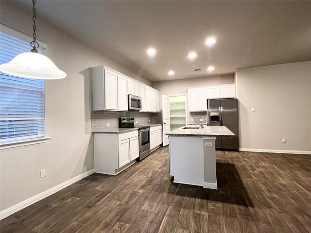 105 Naset DR, Georgetown, TX 78626