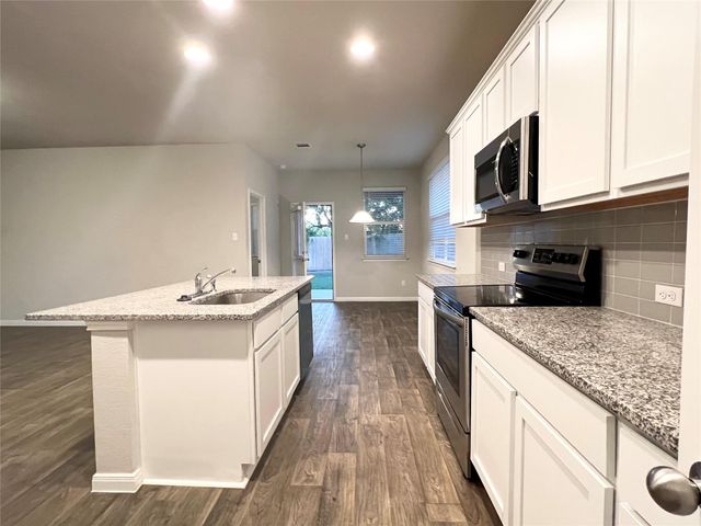 105 Naset DR, Georgetown, TX 78626