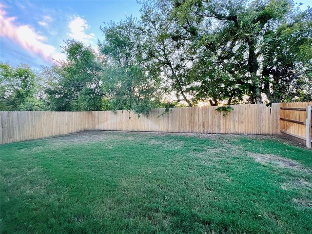 105 Naset DR, Georgetown, TX 78626