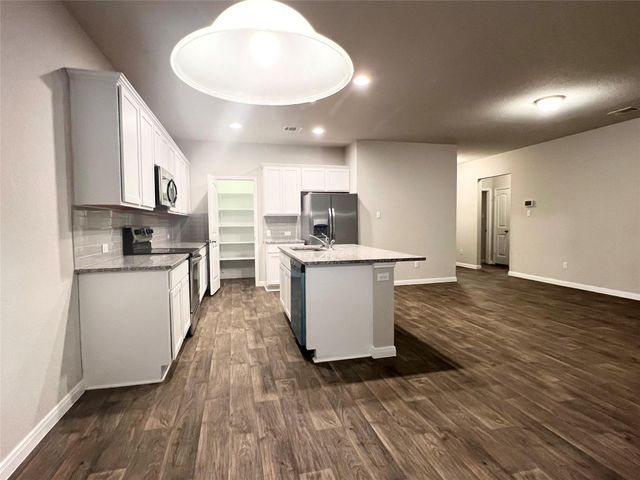 105 Naset DR, Georgetown, TX 78626