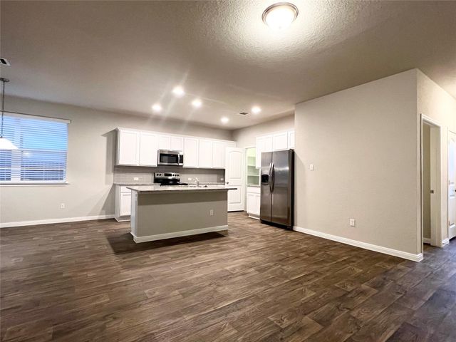 105 Naset DR, Georgetown, TX 78626