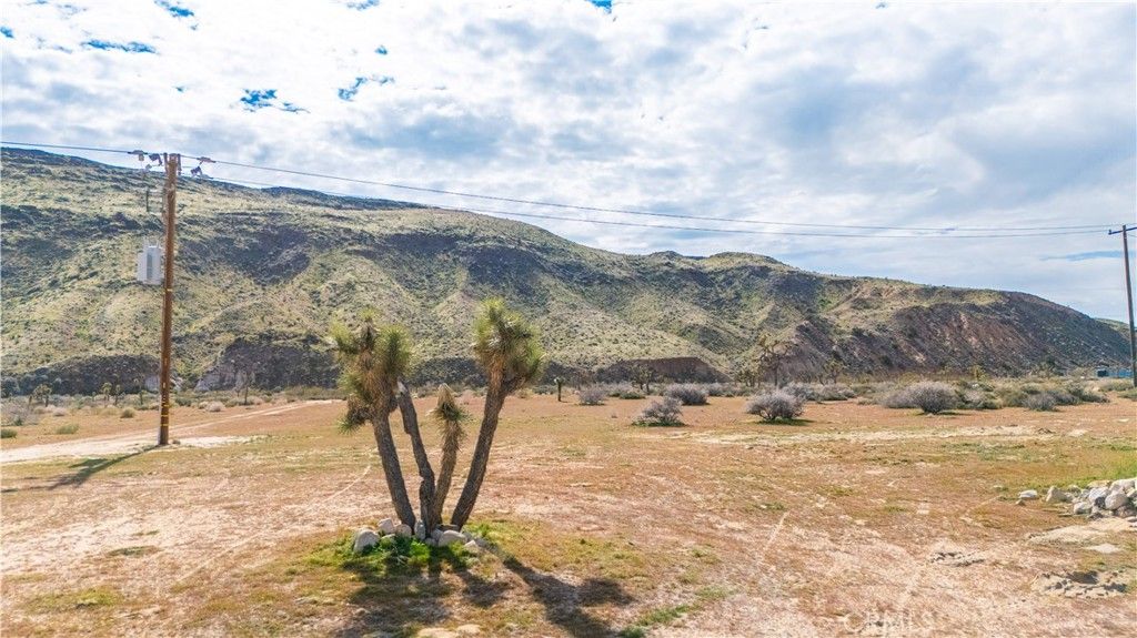 Image 3 of property listing at 55455 Pipes Canyon, Pioneertown, CA 92268