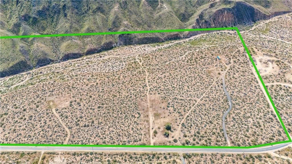 Image 6 of property listing at 55455 Pipes Canyon, Pioneertown, CA 92268