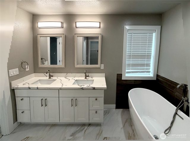 7222 S J Street, Tacoma, WA 98408