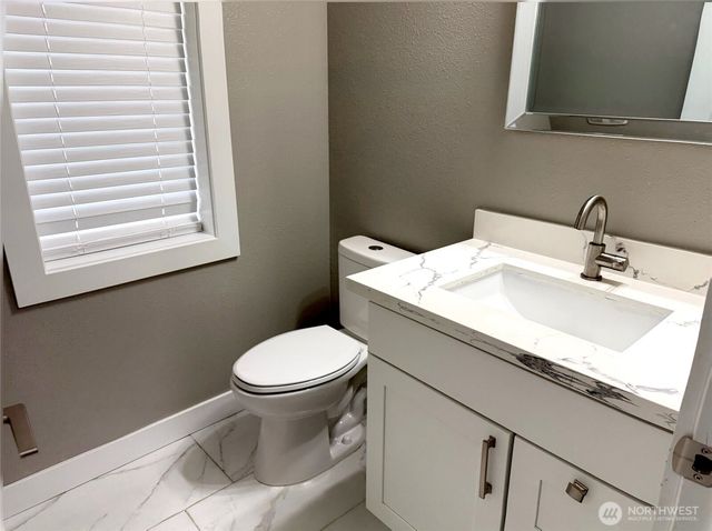 7222 S J Street, Tacoma, WA 98408