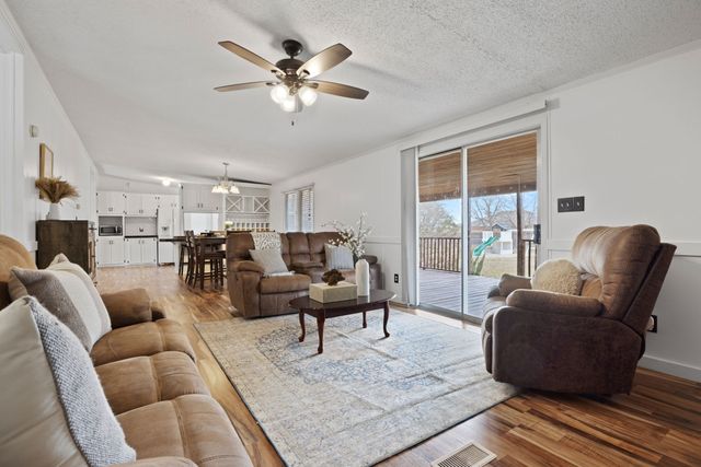 11200 Ridgewood Drive, Salado, TX 76571