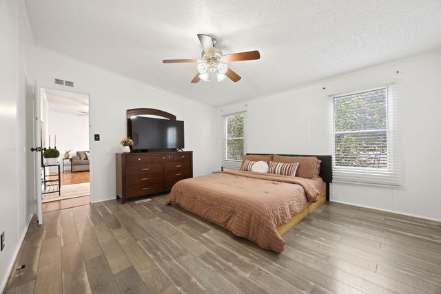 11200 Ridgewood Drive, Salado, TX 76571