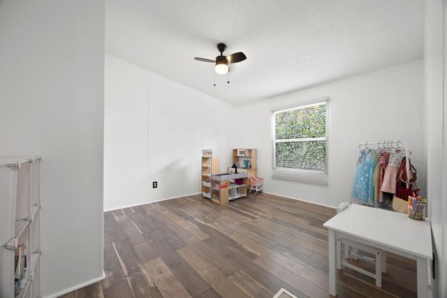 11200 Ridgewood Drive, Salado, TX 76571