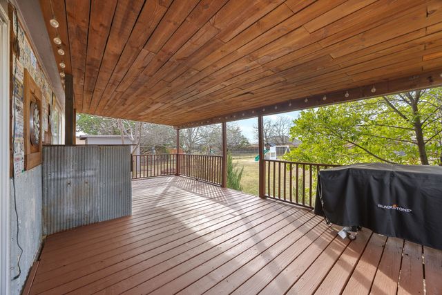 11200 Ridgewood Drive, Salado, TX 76571