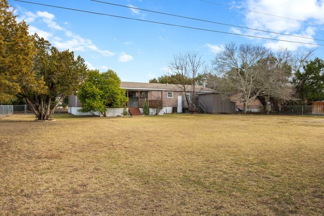 11200 Ridgewood Drive, Salado, TX 76571