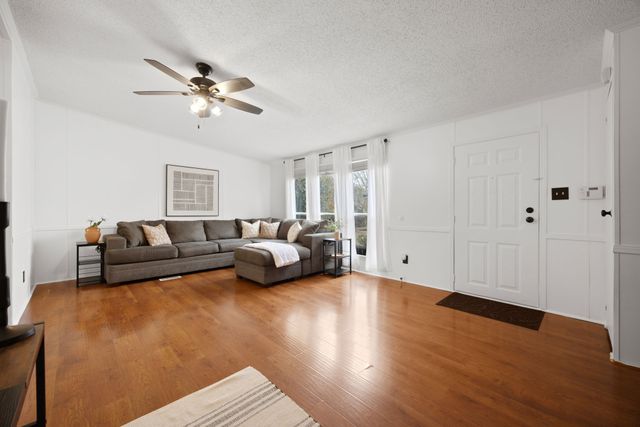 11200 Ridgewood Drive, Salado, TX 76571