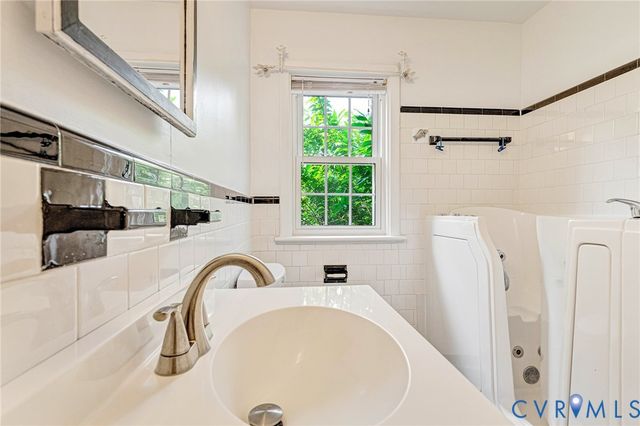 3801 Wakefield Rd, Richmond, VA 23235
