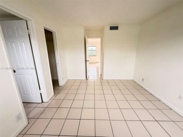 241 SE 9th Ave 206, Pompano Beach, FL 33060