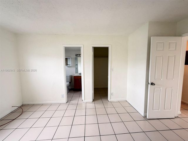 241 SE 9th Ave 206, Pompano Beach, FL 33060