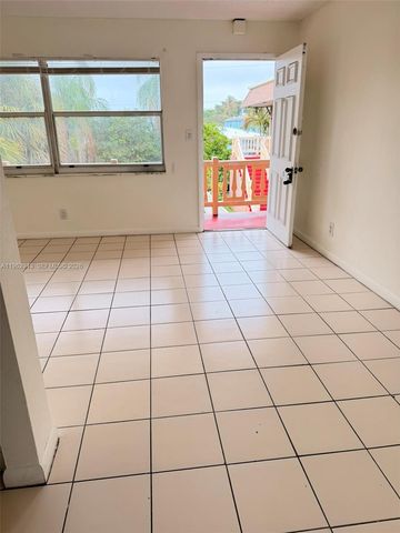 241 SE 9th Ave 206, Pompano Beach, FL 33060