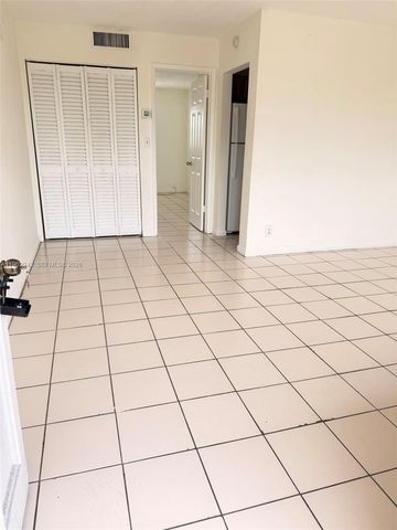 241 SE 9th Ave 206, Pompano Beach, FL 33060