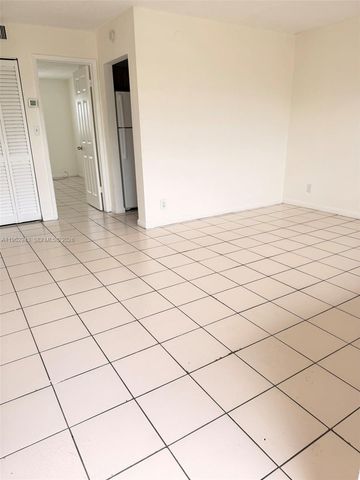 241 SE 9th Ave 206, Pompano Beach, FL 33060