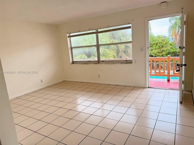 241 SE 9th Ave 206, Pompano Beach, FL 33060