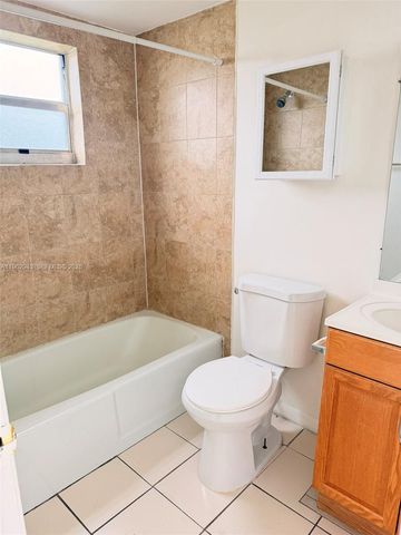 241 SE 9th Ave 206, Pompano Beach, FL 33060