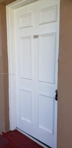 241 SE 9th Ave 206, Pompano Beach, FL 33060