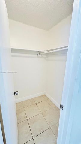 241 SE 9th Ave 206, Pompano Beach, FL 33060