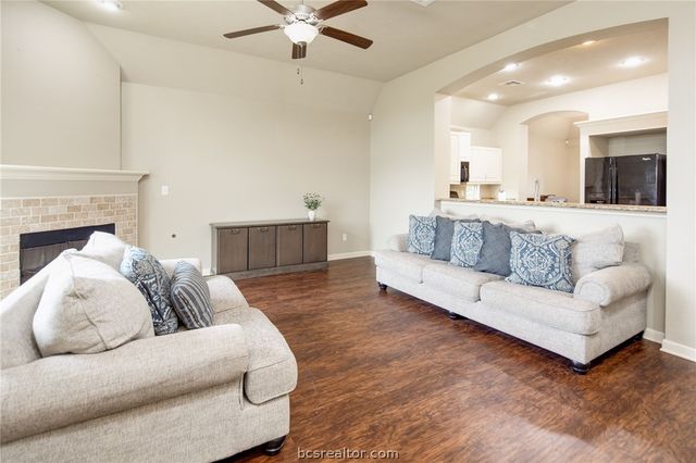 15478 Baker Meadow Loop, College Station, TX 77845
