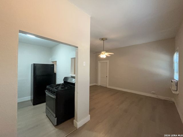 319 Army Blvd Apt 2, San Antonio, TX 78215