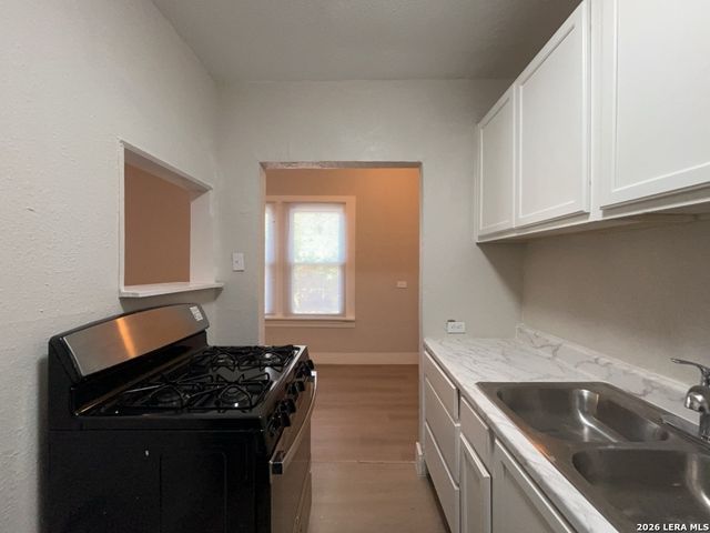 319 Army Blvd Apt 2, San Antonio, TX 78215