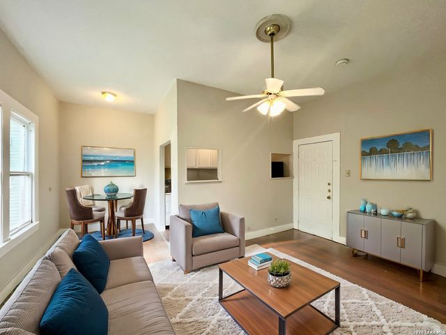 319 Army Blvd Apt 2, San Antonio, TX 78215