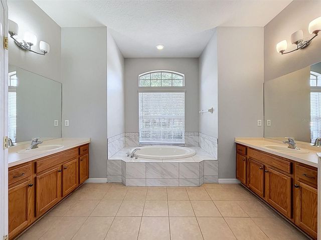 2021 RUTHERFORD DRIVE, Dover, FL 33527
