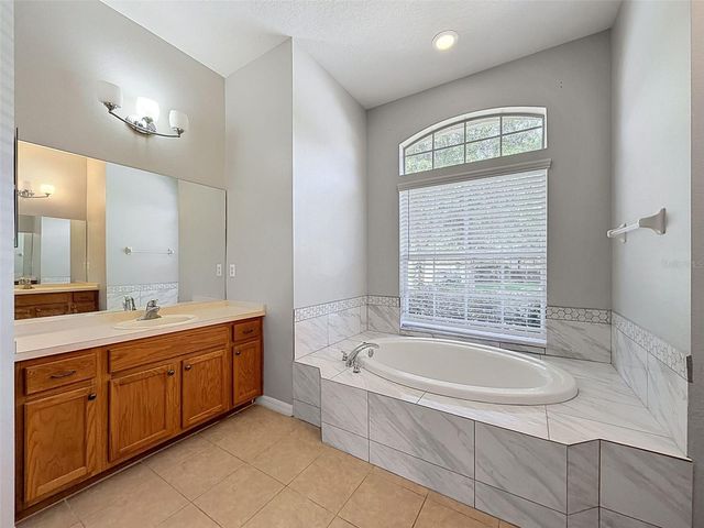 2021 RUTHERFORD DRIVE, Dover, FL 33527
