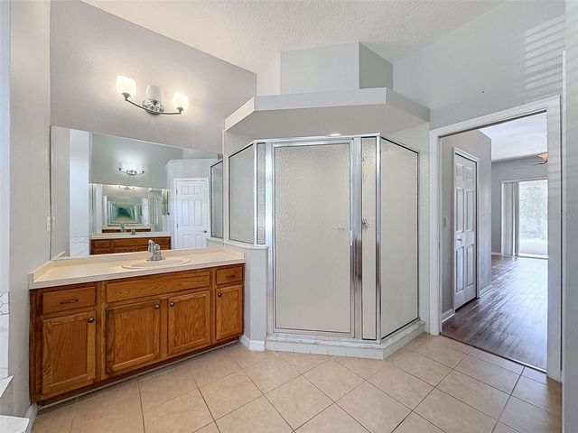 2021 RUTHERFORD DRIVE, Dover, FL 33527