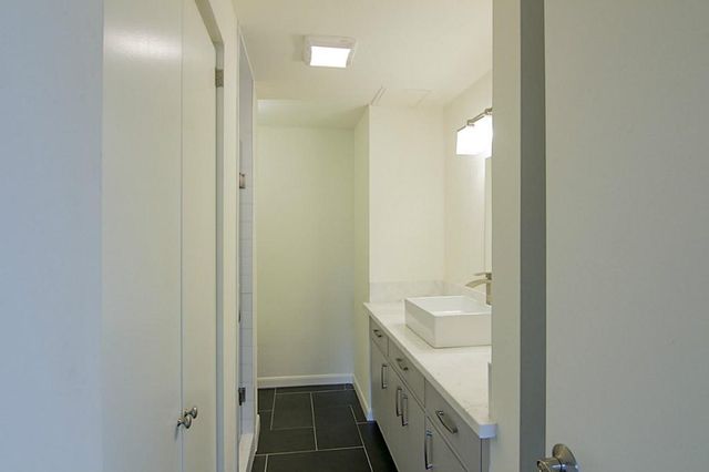 5000 Montrose Boulevard 9D, Houston, TX 77006