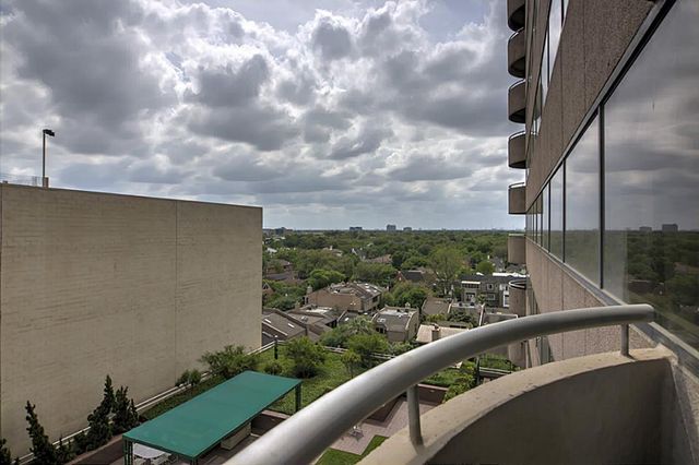 5000 Montrose Boulevard 9D, Houston, TX 77006