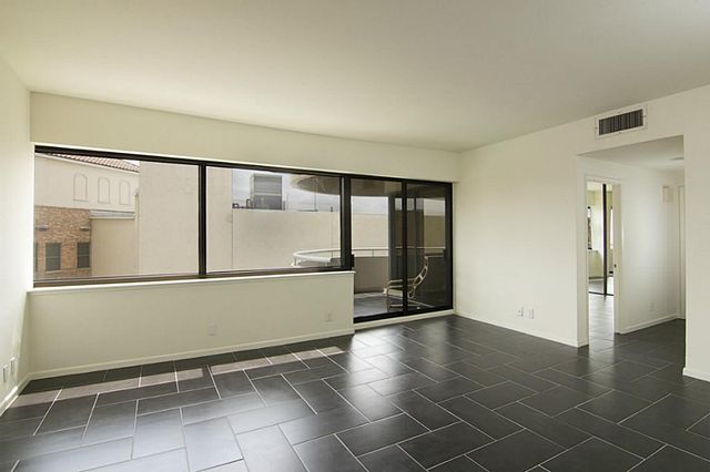 5000 Montrose Boulevard 9D, Houston, TX 77006