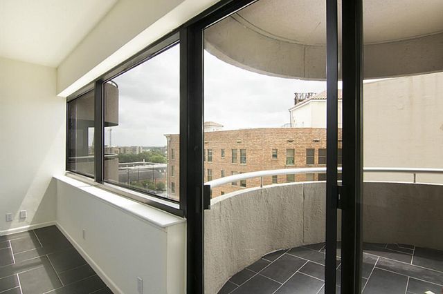 5000 Montrose Boulevard 9D, Houston, TX 77006