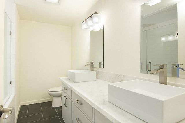 5000 Montrose Boulevard 9D, Houston, TX 77006