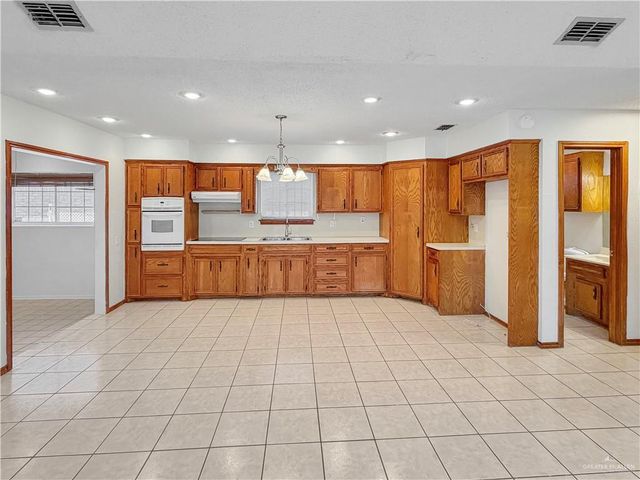 519 Venus Street, Mission, TX 78572