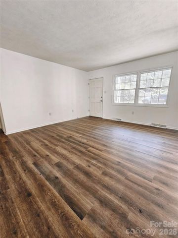 468 Beaverdam Road, Asheville, NC 28804