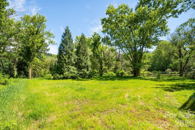 468 Beaverdam Road, Asheville, NC 28804