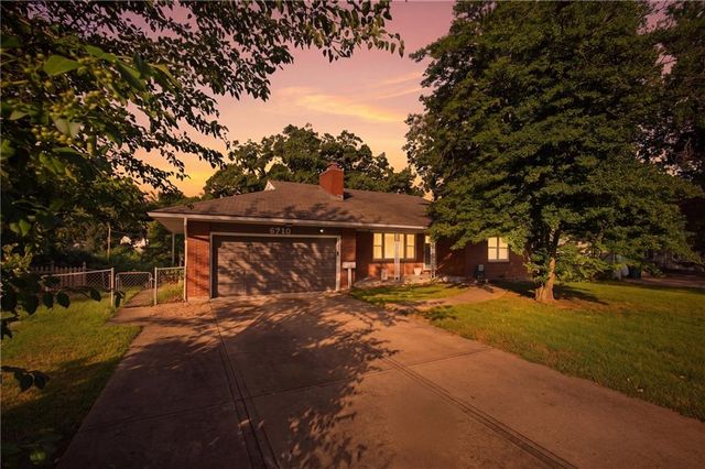6710 N Baltimore Avenue, Gladstone, MO 64118