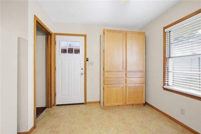 6710 N Baltimore Avenue, Gladstone, MO 64118