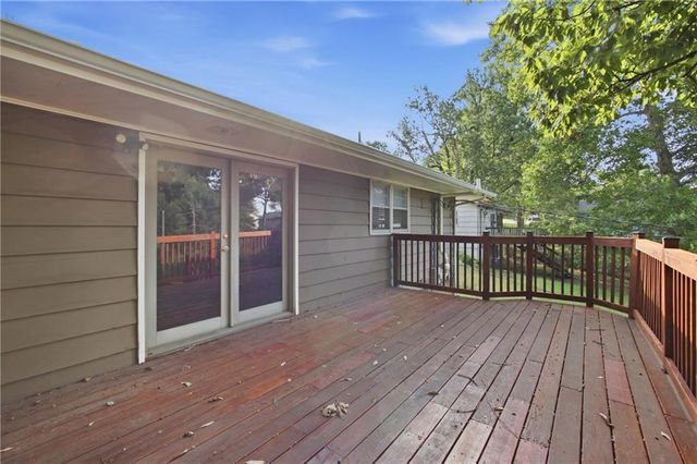 6710 N Baltimore Avenue, Gladstone, MO 64118