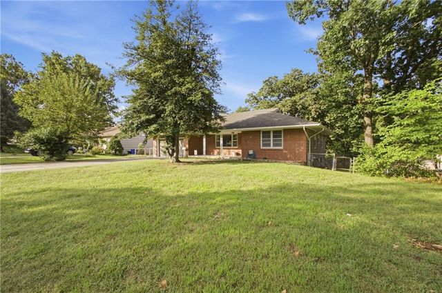 6710 N Baltimore Avenue, Gladstone, MO 64118