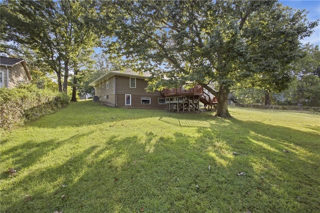 6710 N Baltimore Avenue, Gladstone, MO 64118