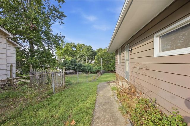 6710 N Baltimore Avenue, Gladstone, MO 64118