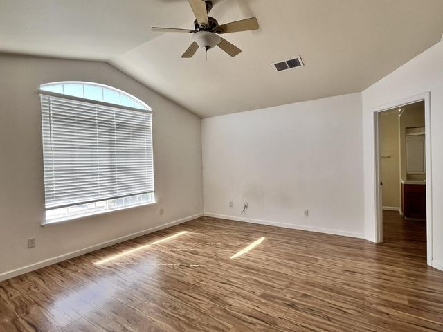 2954 E Pryor Drive, Fresno, CA 93720
