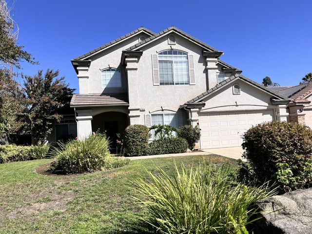 2954 E Pryor Drive, Fresno, CA 93720